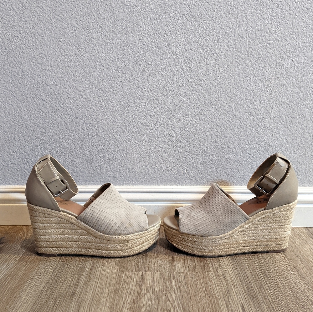 Indigo Rd Tan Wedges - Picture 3 of 5